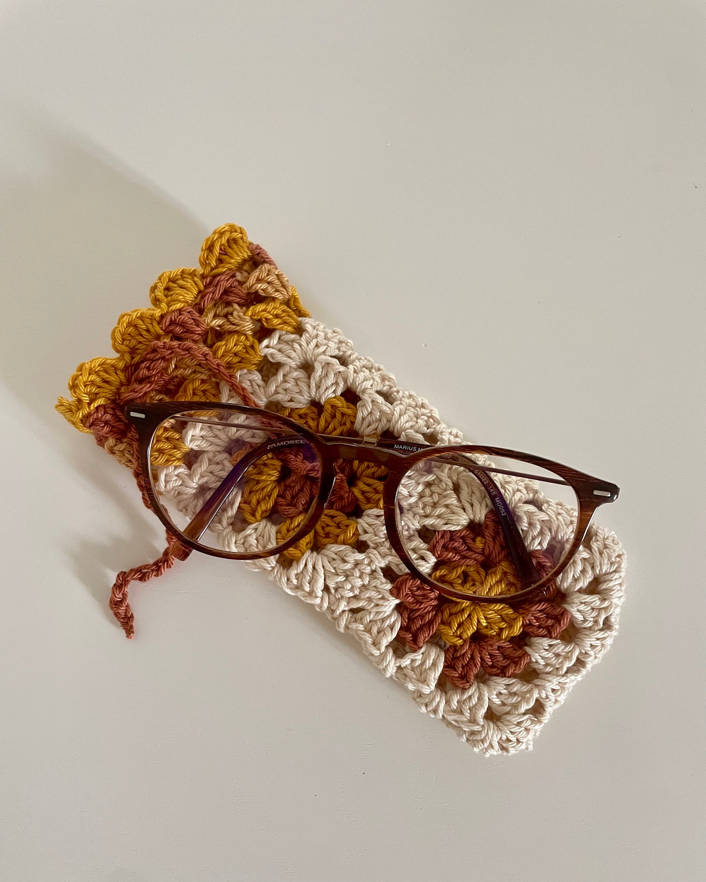 Modèle pochette à lunettes