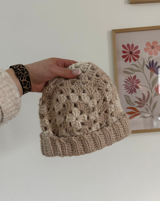 Modèle bonnet granny square